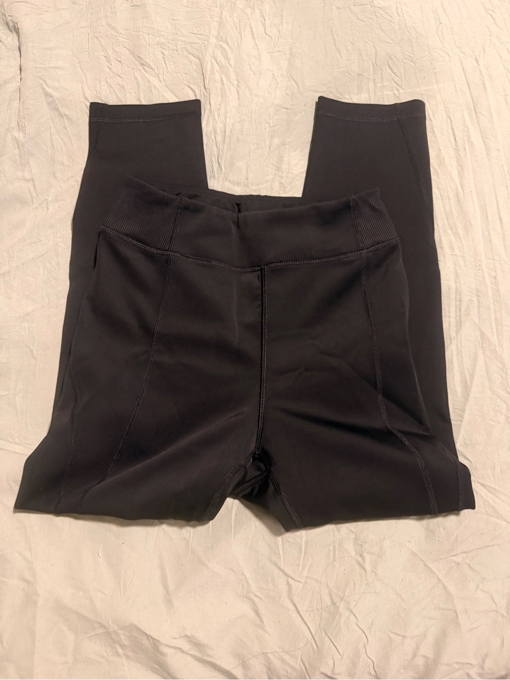 Ivy Park High-Waist Athletic Capri Leggings